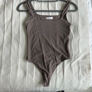 Aritzia Babaton
Contour Tank Bodysuit